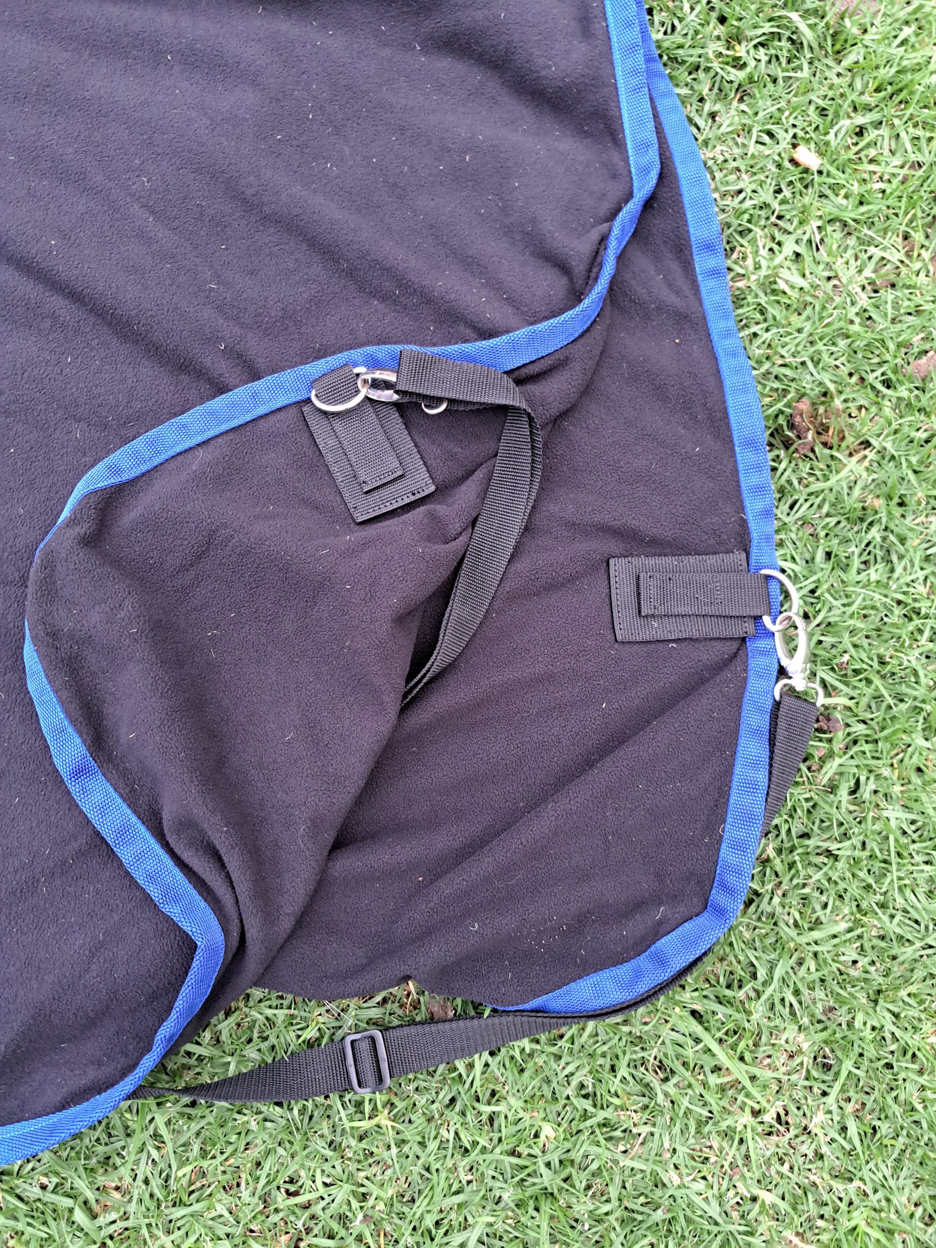 Fleece horse blanket