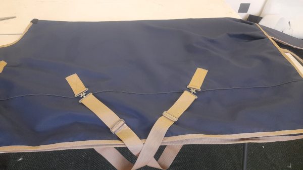 Horse blanket belly straps